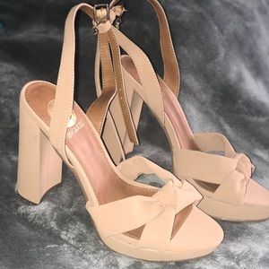 Guess heeled sandal